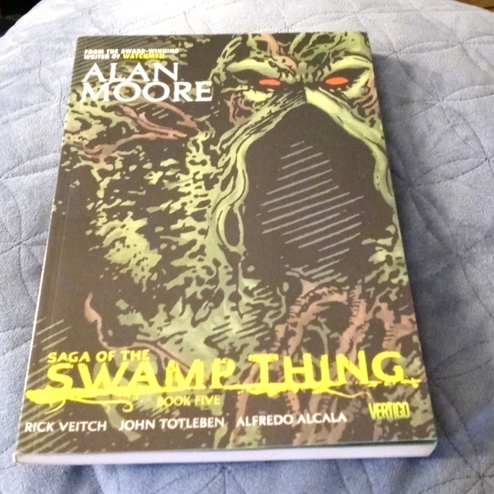 Swamp thing DC comic vol 5 saga of the swamp thing Alan Moore